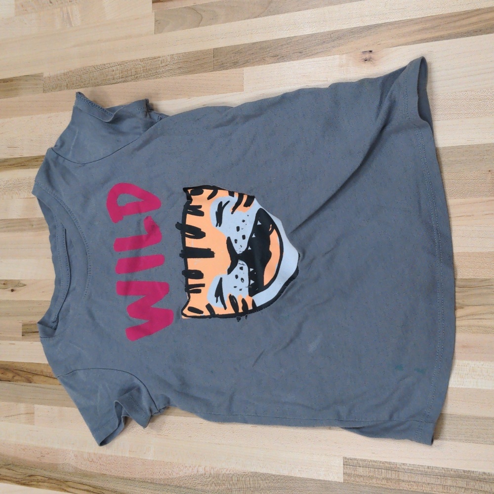 Old Navy wildcat T-shirt 4T